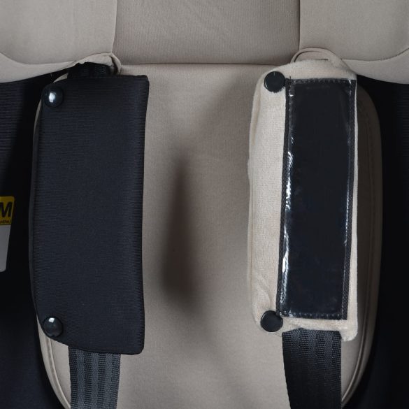 ROCK autós ülés 76-150cm, 2játékkal, pohártartó, belső öv, isofix nélkül FEKETE
