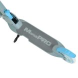 ManiaPro roller 50 kg-ig, világító kerekekkel KÉK